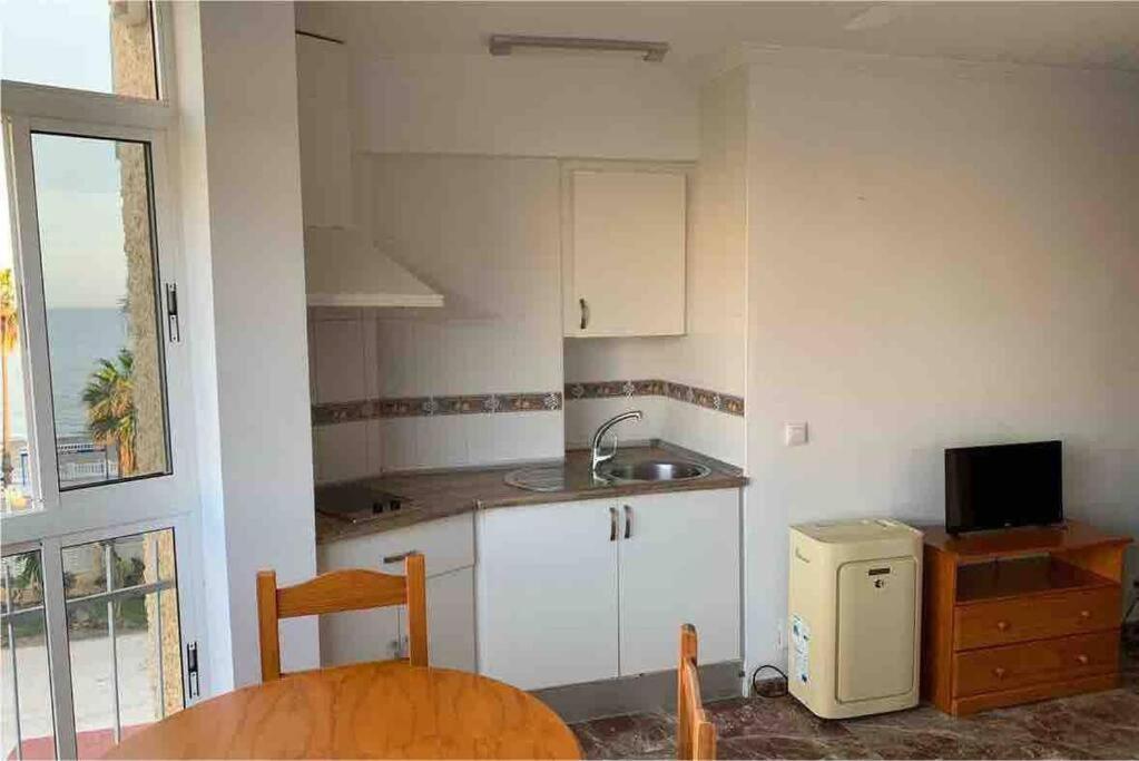 Apartment First Line Of The Sea Benalmádena Eksteriør bilde
